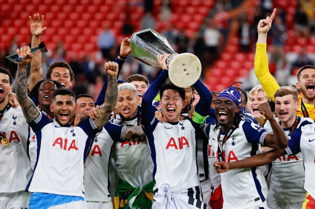 L’Europe est blanche et bleue : les Spurs domptent Manchester United en finale