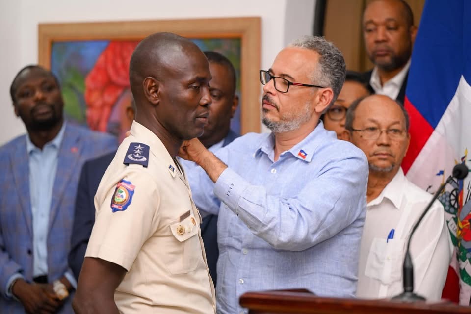 Installation d’André J. Vladimir Paraison à la PNH : « Pa gen dòmi » face aux bandits