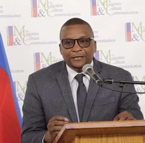 Les étudiants de l’ENARTS demandent le départ de Yves Penel